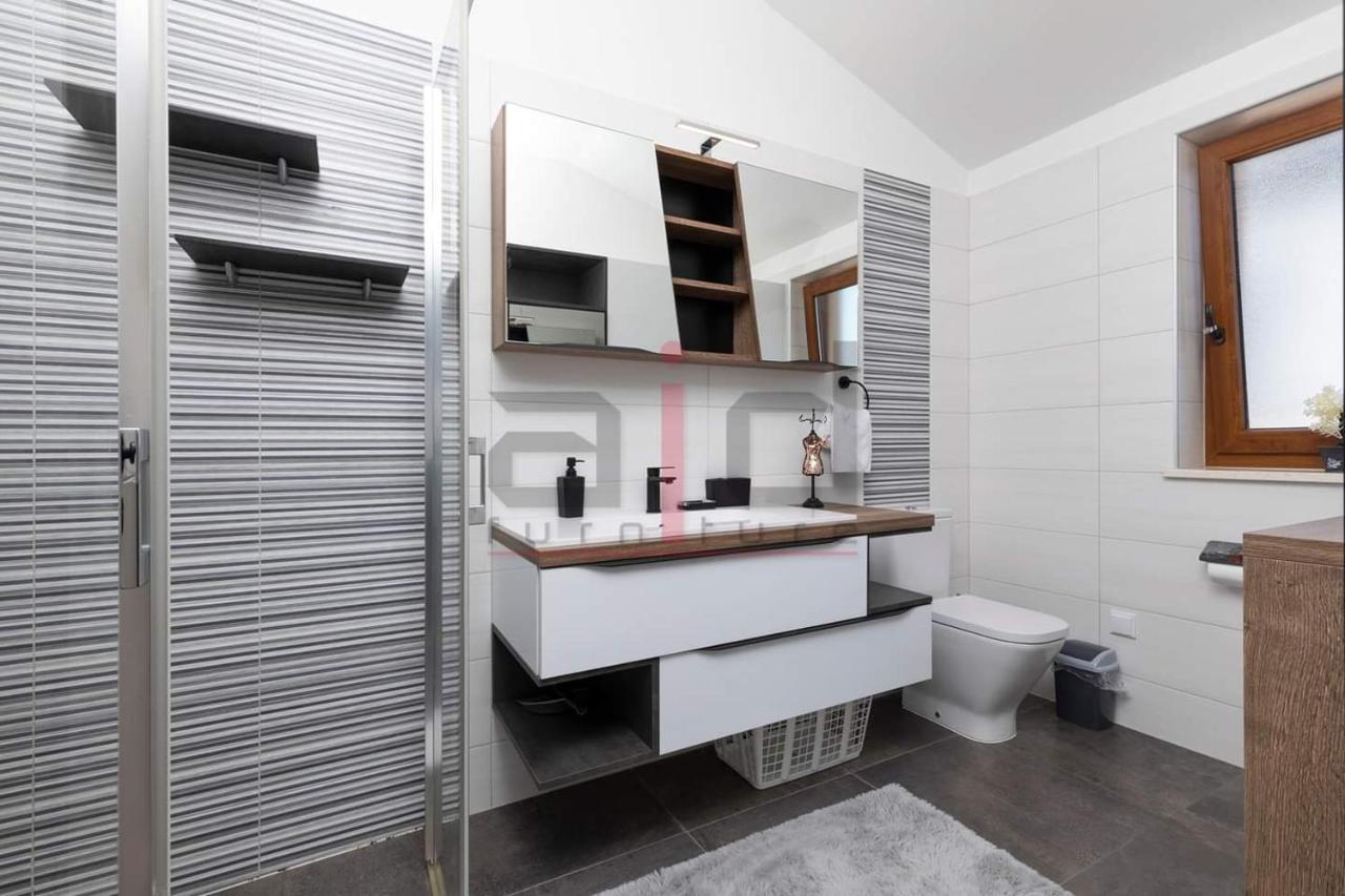 Apartamento Pula Porta Aurea & Wellness Oasis Exterior foto